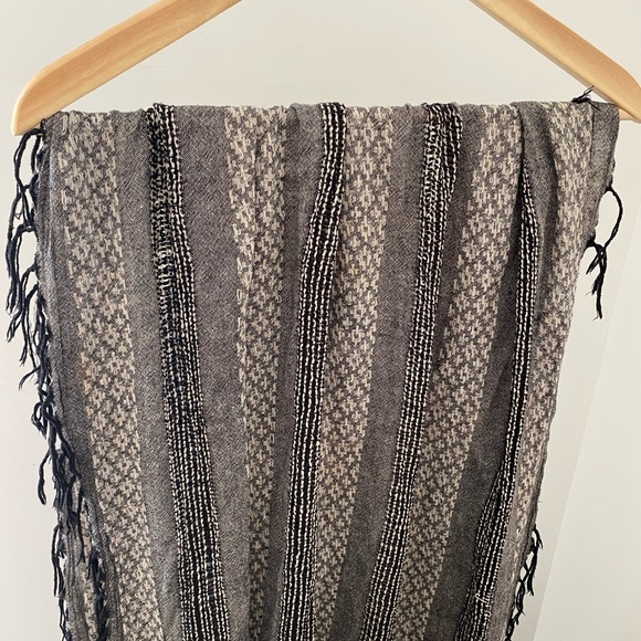 Free People Raggy Desert Scarf/Beach CoverUp in Grey - Picture 4 of 9
